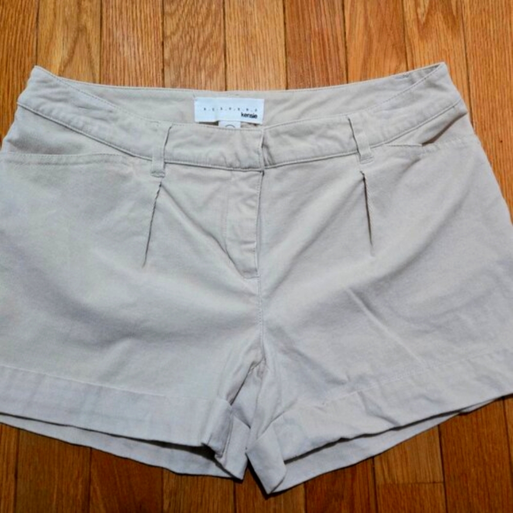Kensie vintage winter corduroy shorts so cute size 6 cream